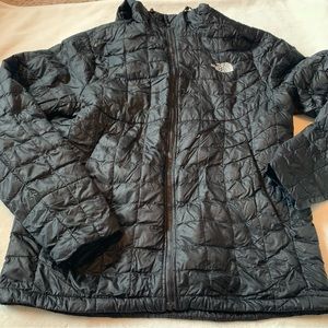 North Face Men’s Black Thermoball Hooded Jacket Size Small